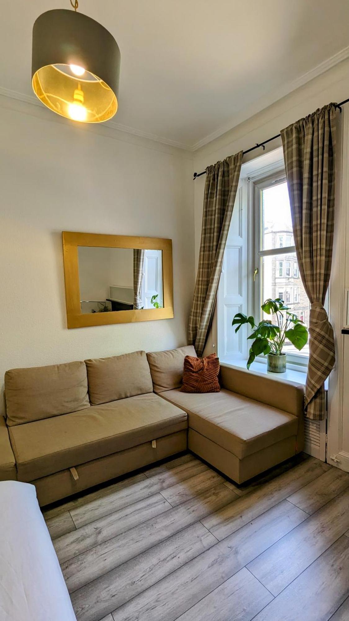 Huge Room In The City Edimburgo Exterior foto